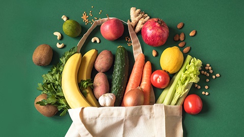 cesta de hortalizas y verduras, alimentos saludables